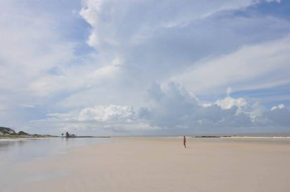 Maré baixa na Praia da Princesa, em Algodoal - PA